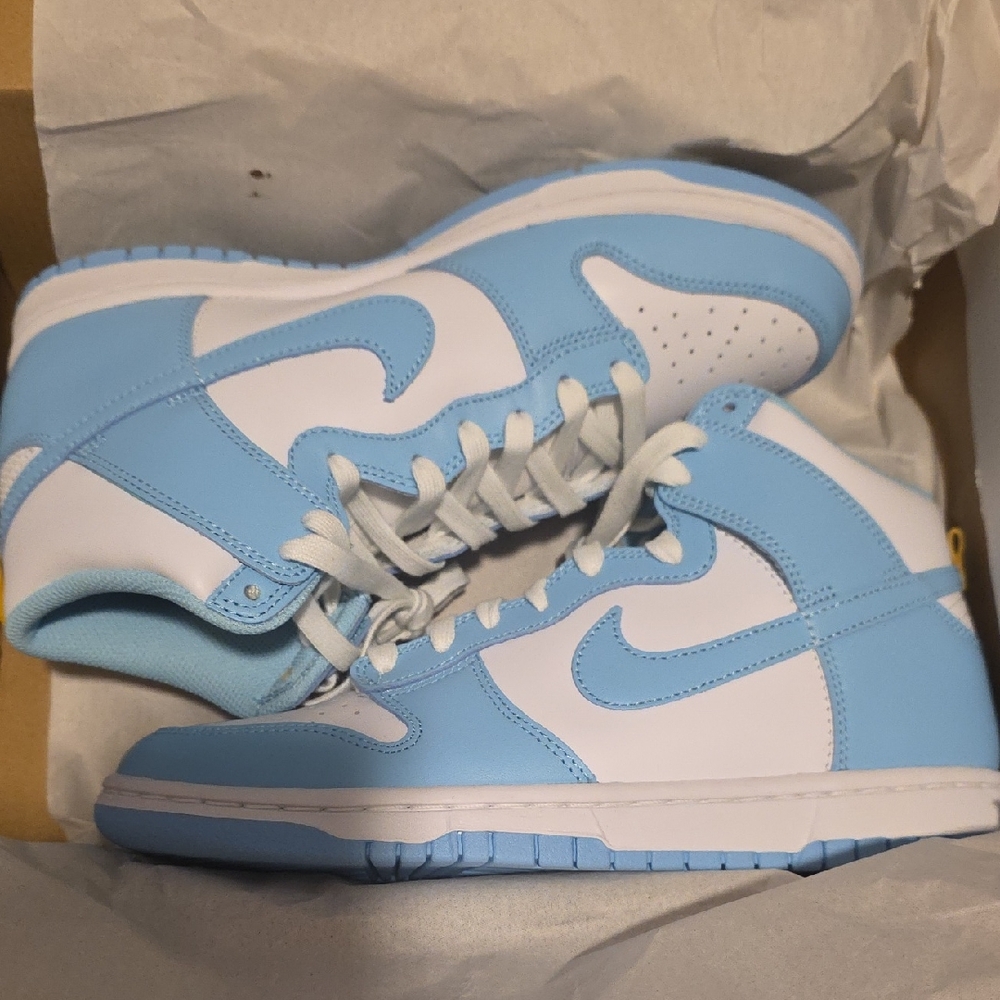 Nike Dunk Hi Retro in Blue Chill and White